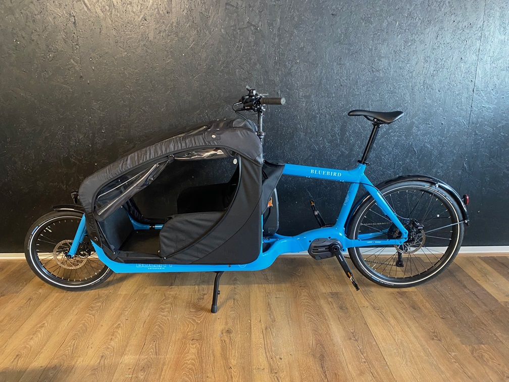 bullitt-blue.webp